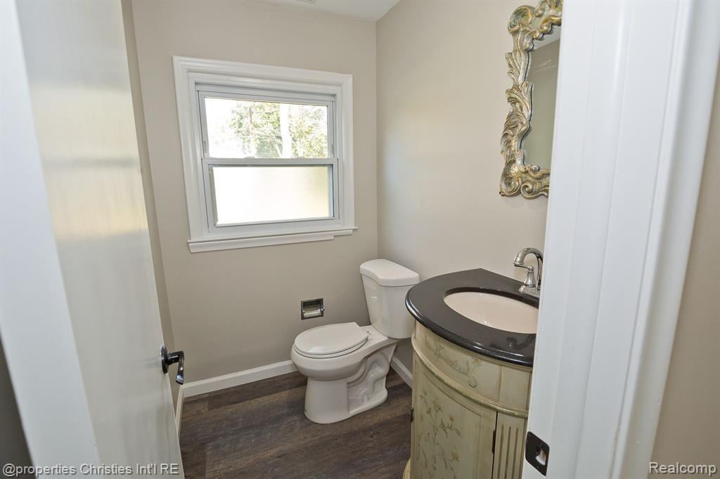 5582 NORTHCOTE, West Bloomfield, MI — Photo 24