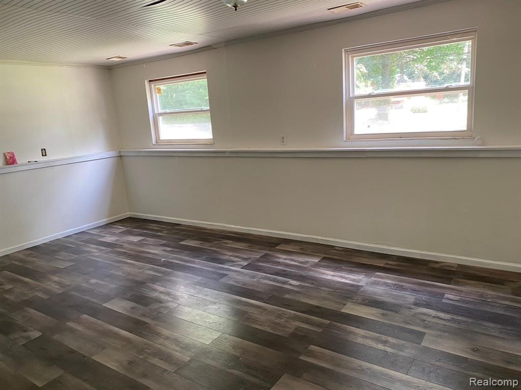 9523 Waite Drive, Fenton, MI 48430 — Photo 18