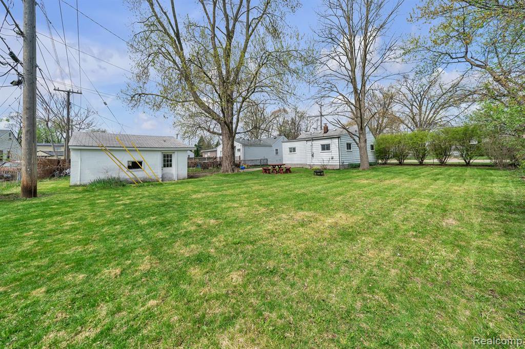 8620 Stephens, Warren, MI 48089 — Photo 5