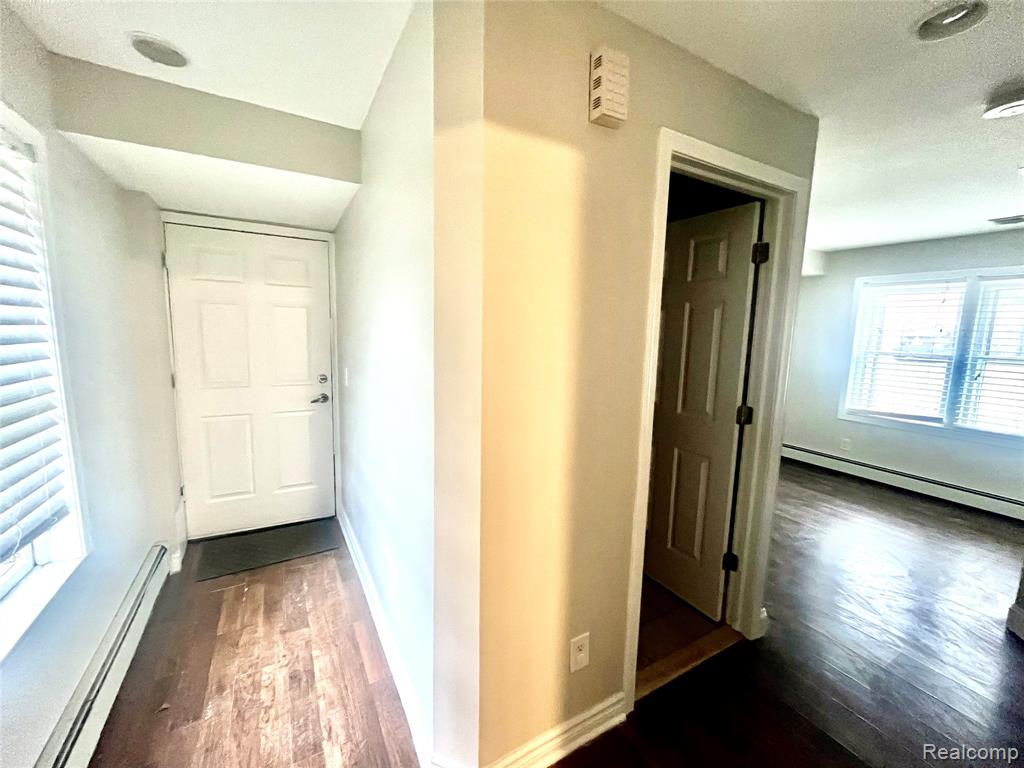62 Madison Court, Clarkston, MI — Photo 4