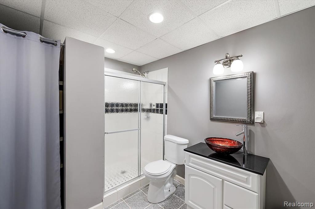 4366 S Lake Lane, Shelby Twp, MI 48316 — Photo 54