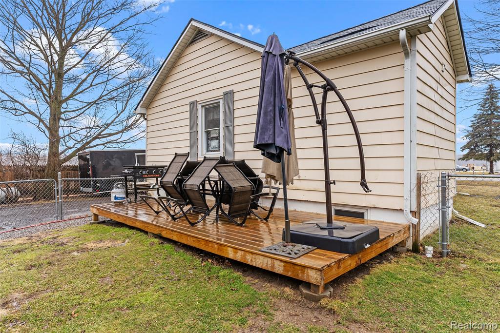 7250 Frances Road, Flushing, MI 48433 — Photo 12