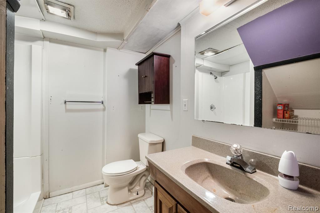 9140 Chelmsford Drive, Swartz Creek, MI 48473 — Photo 16