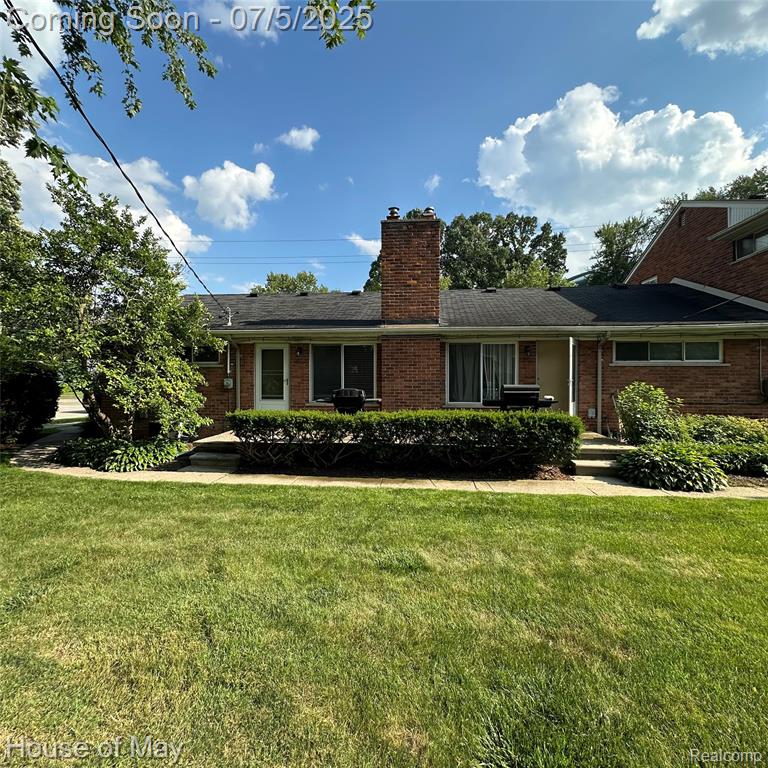 587 E 14 MILE Road, Birmingham, MI 48009 — Photo 2