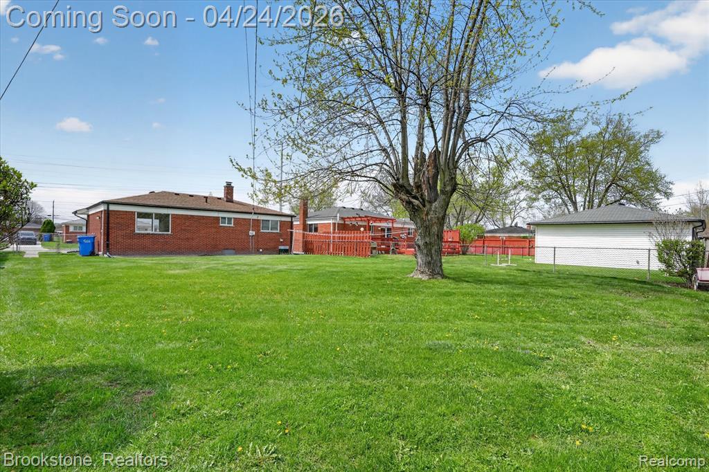 30428 Iroquois Drive, Warren, MI 48088 — Photo 32