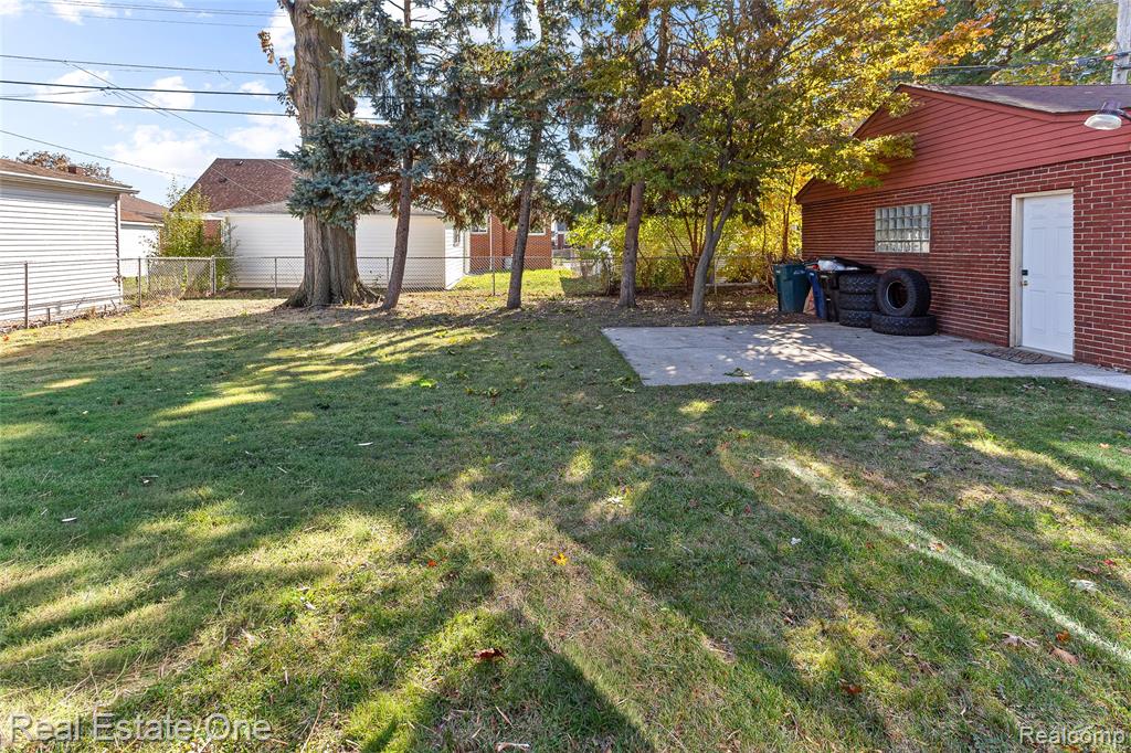 679 Emmons Boulevard, Lincoln Park, MI 48146 — Photo 12