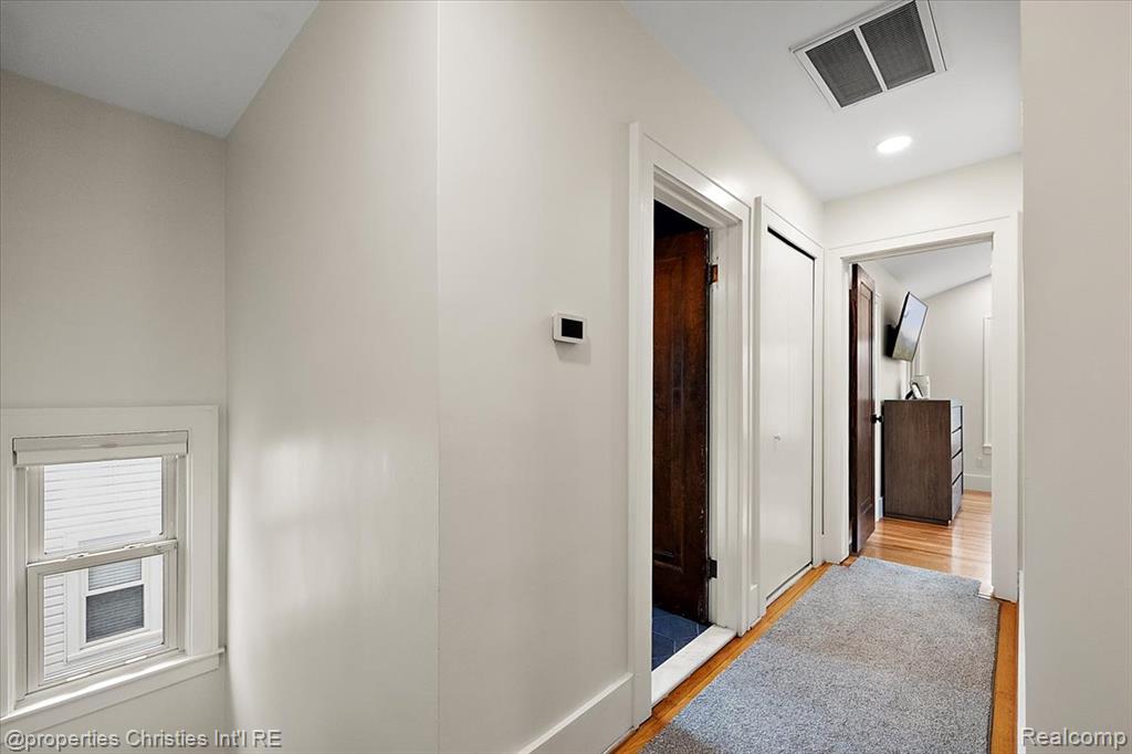 917 Maplegrove Avenue, Royal Oak, MI 48067 — Photo 41