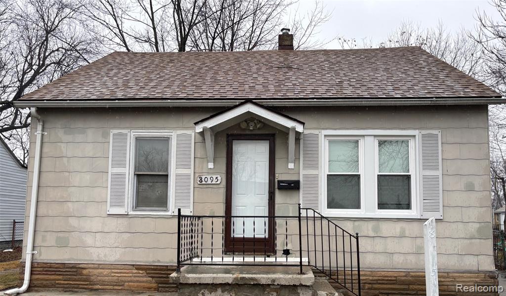 8095 Continental Avenue, Warren, MI 48089 — front exterior
