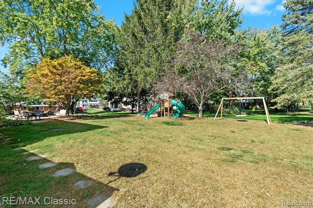 4815 Ravinewood Drive, Commerce Twp, MI 48382 — Photo 6