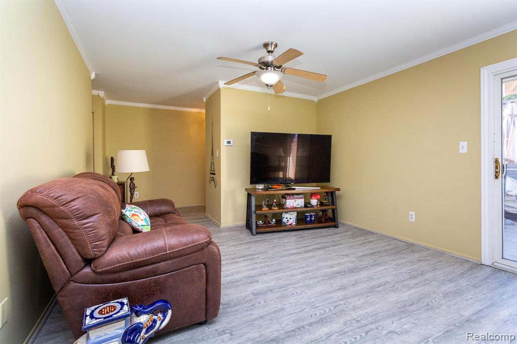 8095 Colony Drive, 23, Grosse Ile, MI 48138 — Photo 12