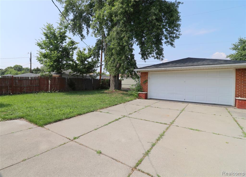 8555 Berwyn, Dearborn Heights, MI 48127 — Photo 7