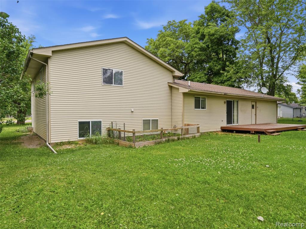 2439 N Long Lake Road, Fenton, MI 48430 — Photo 25