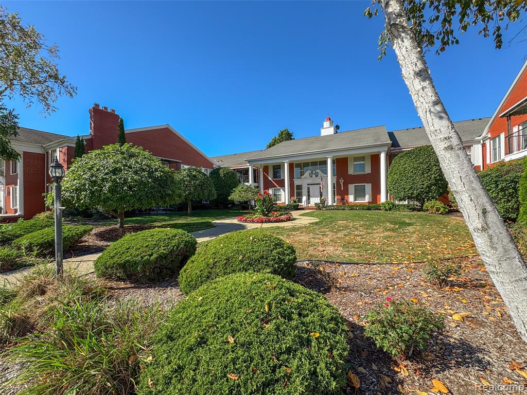 19710 W 13 Mile Road, 108, Beverly Hills, MI 48025 — Photo 37