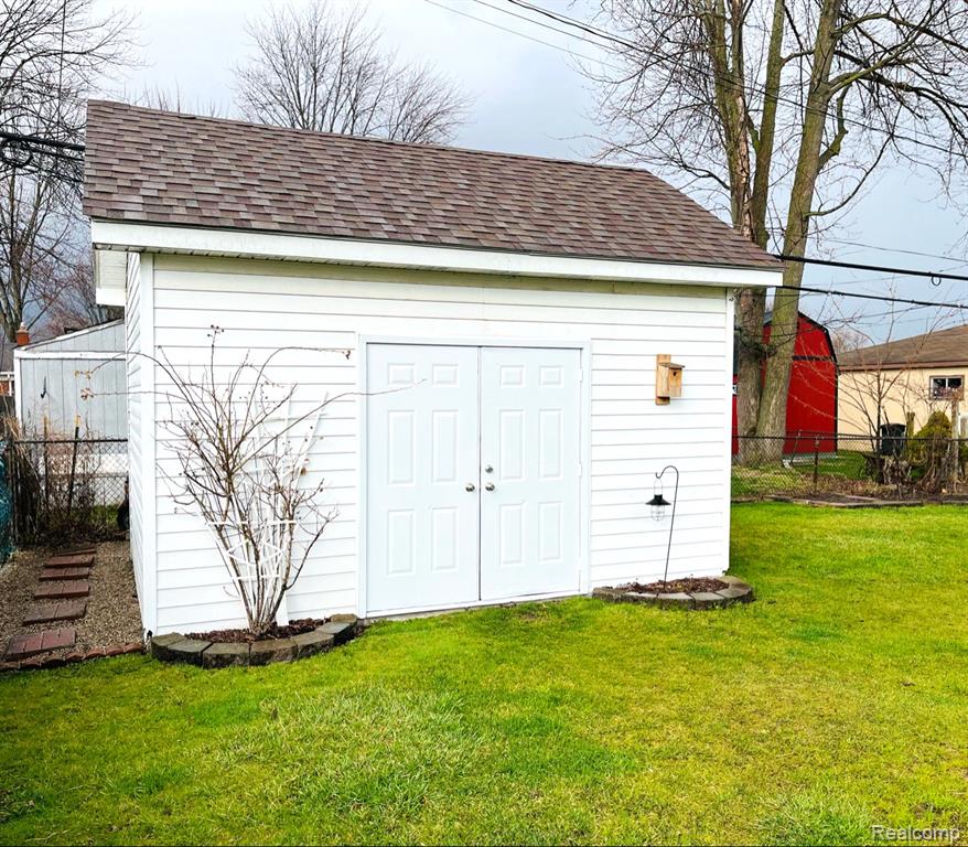 22935 Allor Street, Saint Clair Shores, MI 48082 — Photo 35