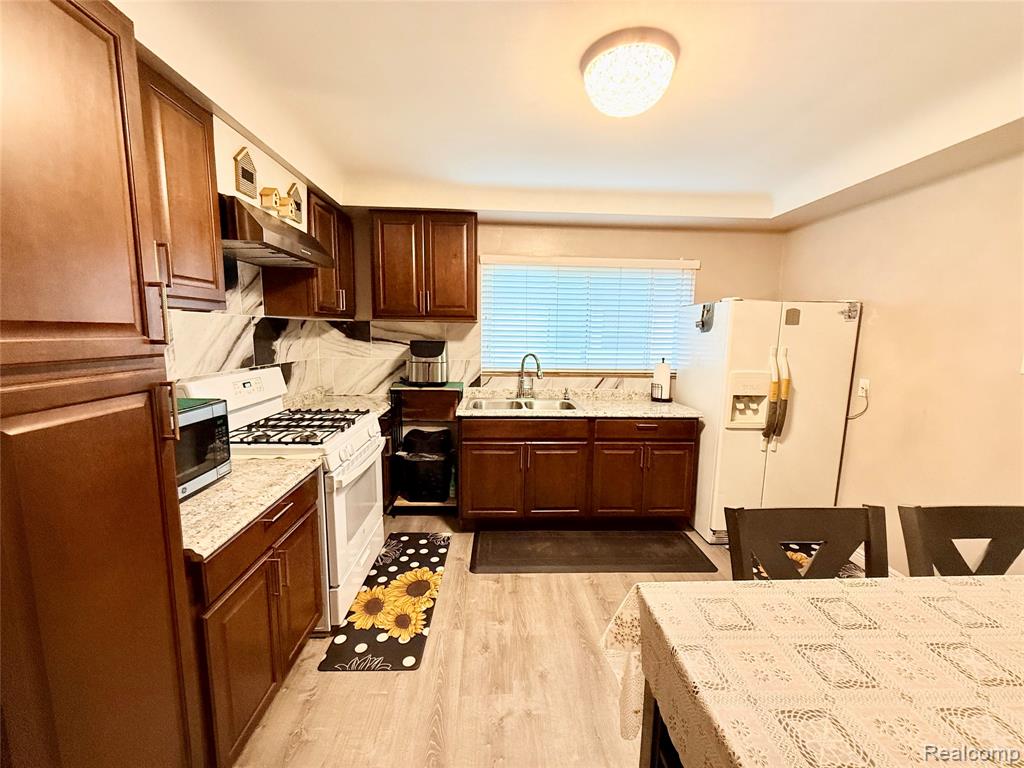 8152 Potomac, Center Line, MI 48015 — Photo 22