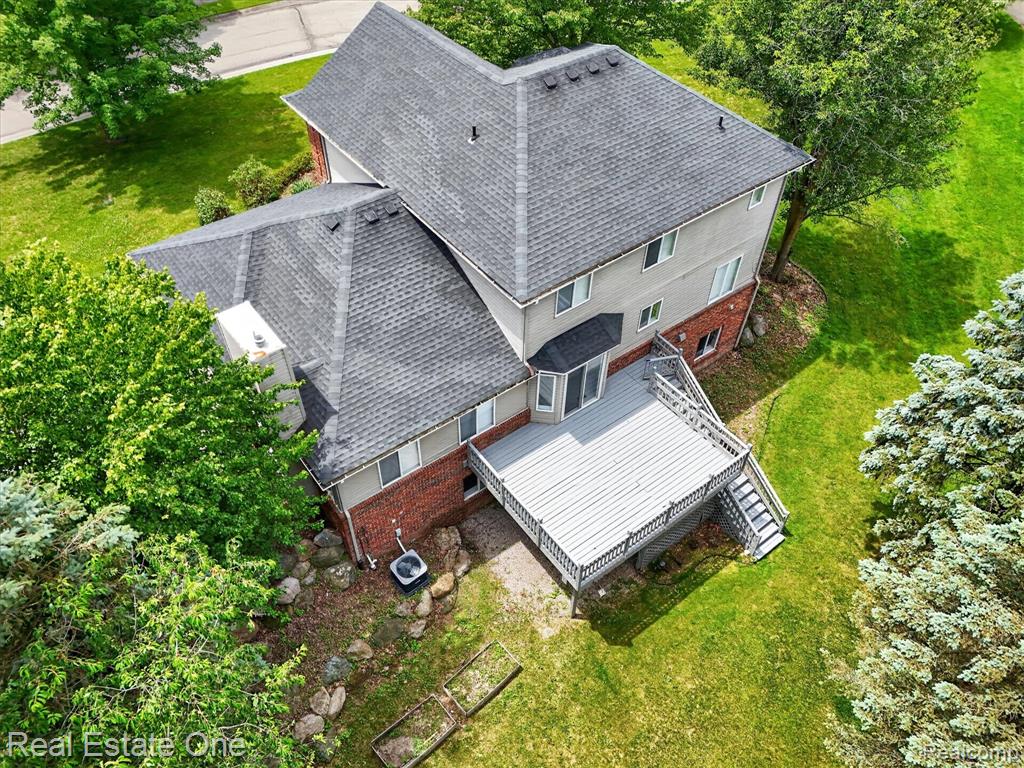 9610 Forest Ridge Drive, Clarkston, MI 48348 — Photo 65