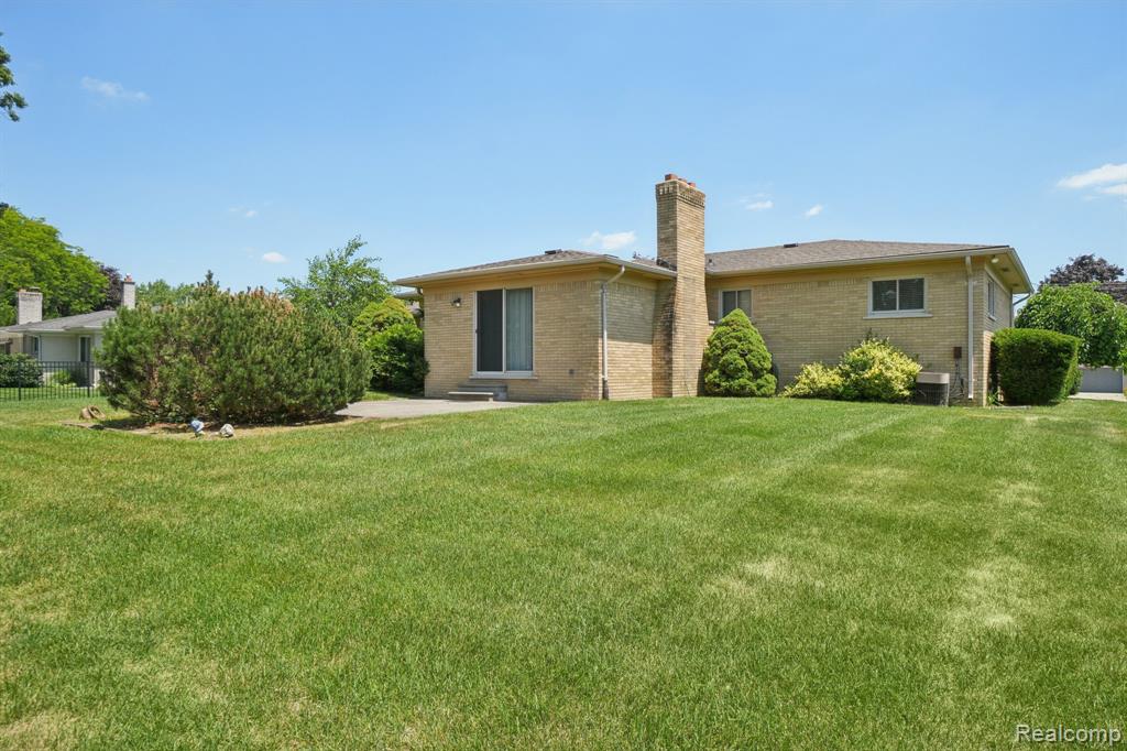 54829 Starlite Drive, Shelby Twp, MI 48316 — Photo 34