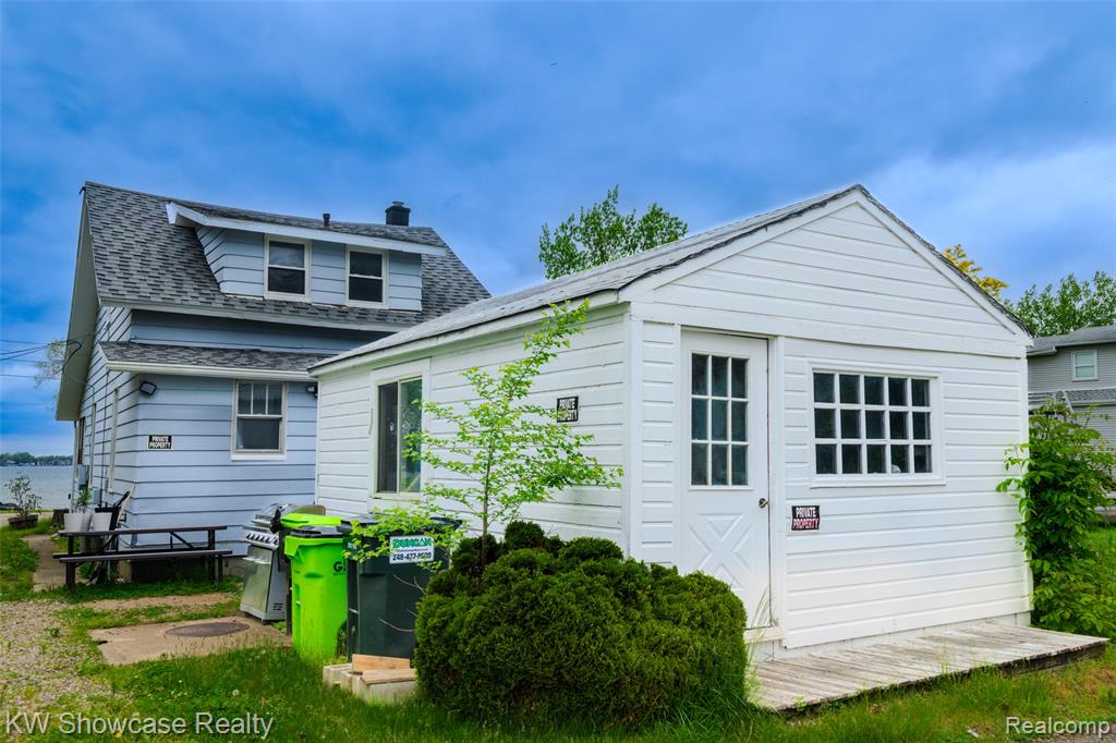 1815 E Lake Drive, Novi, MI 48377 — Photo 4