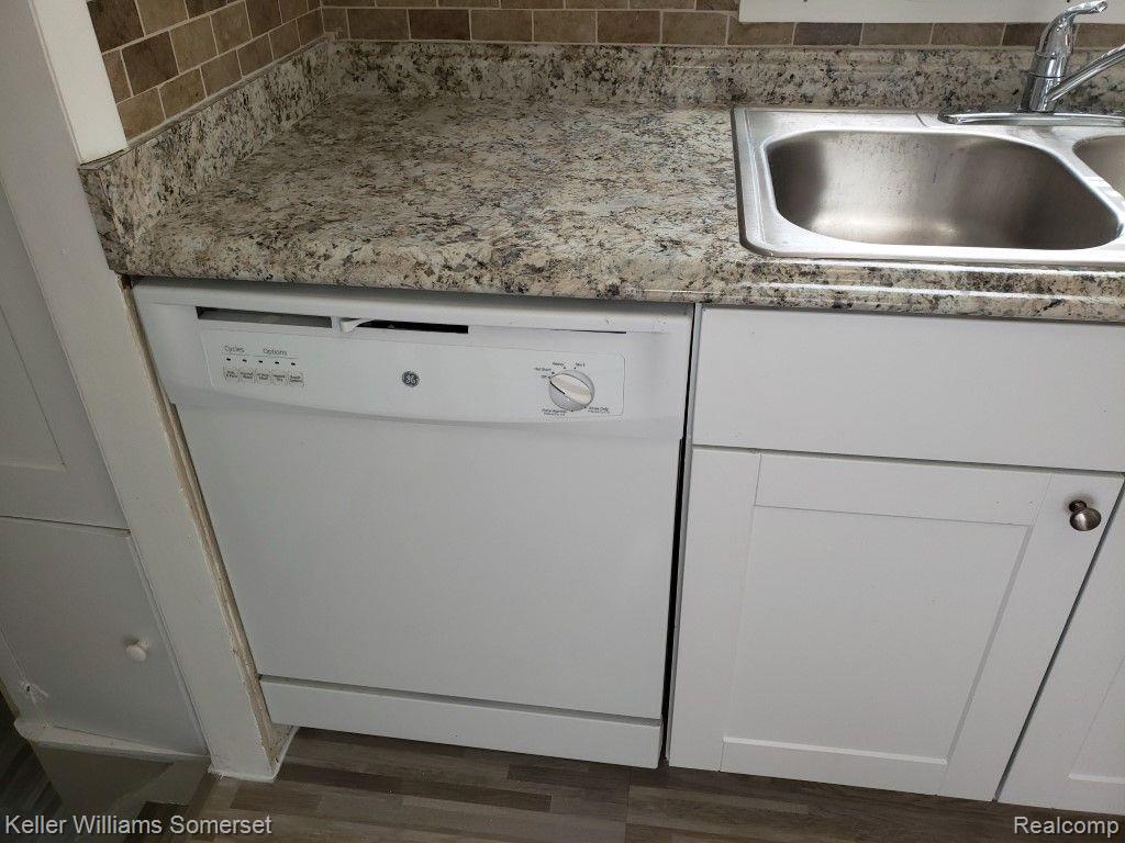 622 E 12 MILE Road, Royal Oak, MI 48073 — Photo 12