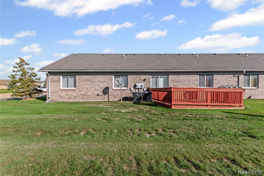 23351 Stiles Court, Brownstown, MI 48183 — Photo 19