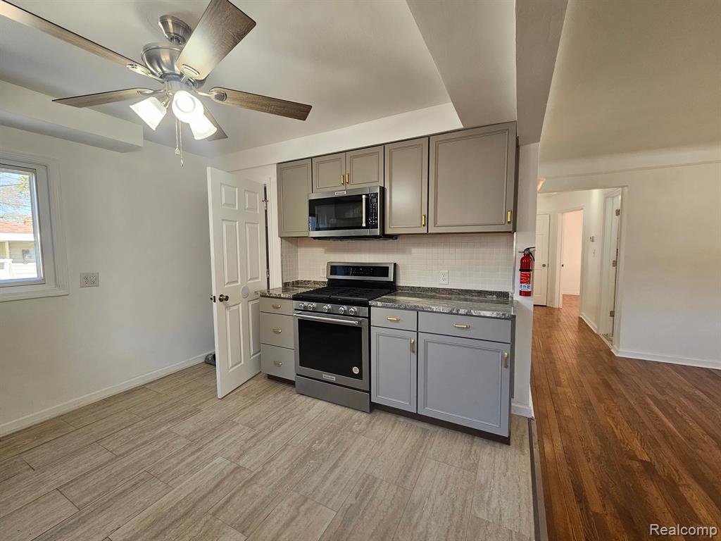4055 17TH Street, Wyandotte, MI 48192 — Photo 11