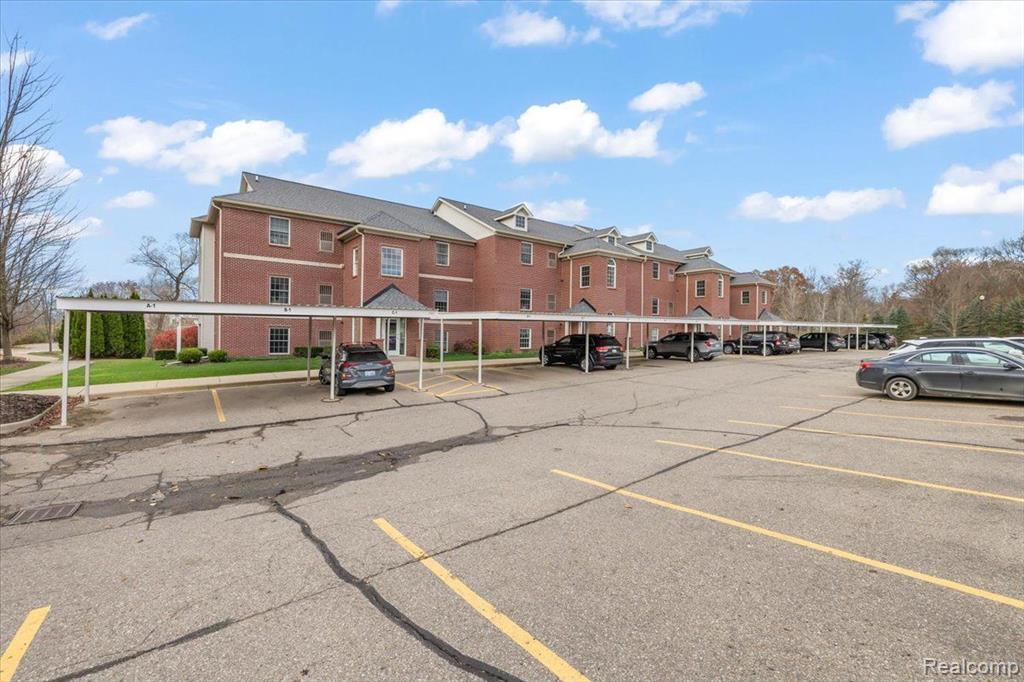 6600 TRILLIUM VILLAGE Lane, 13, Clarkston, MI — Photo 2