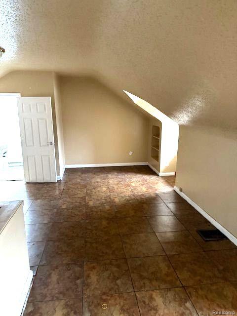 22482 W MCNICHOLS Road, Detroit, MI 48219 — Photo 8