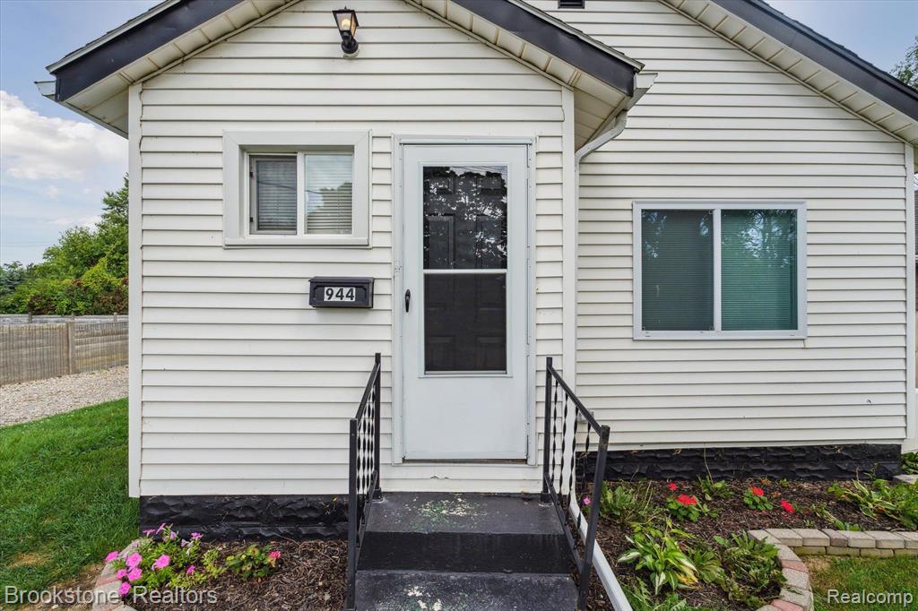 944 MELROSE Street, Pontiac, MI 48340 — Photo 5