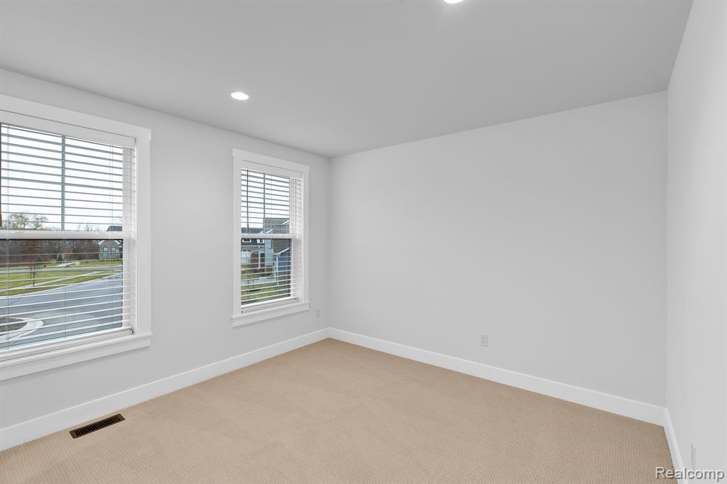 5560 HOBART, West Bloomfield, MI — Photo 11