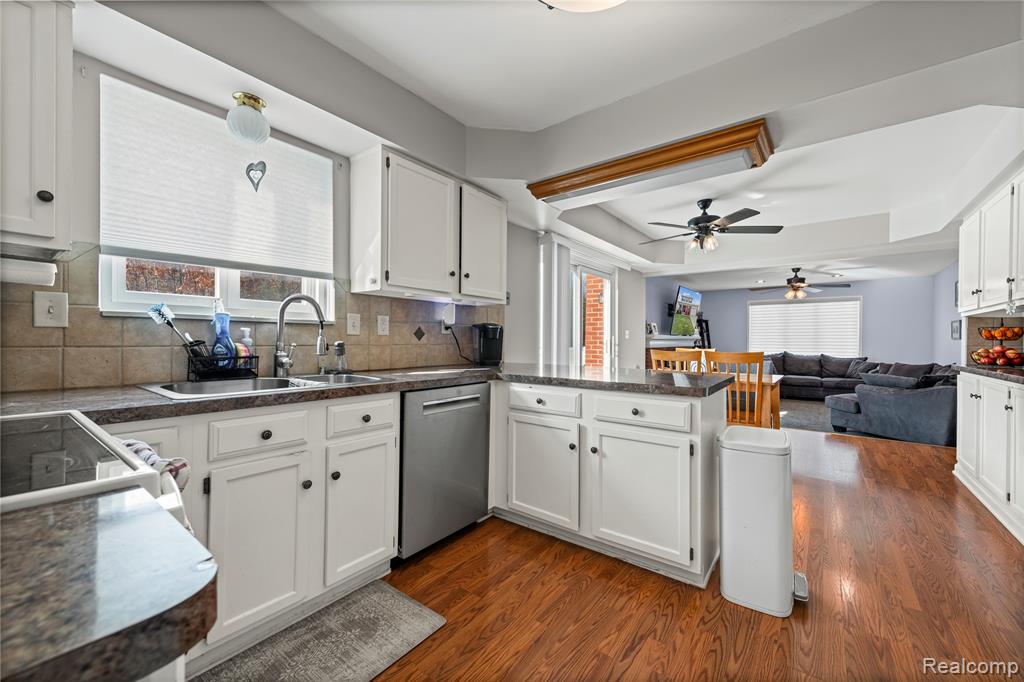 18250 Ryanwood Drive, Riverview, MI 48193 — Photo 5
