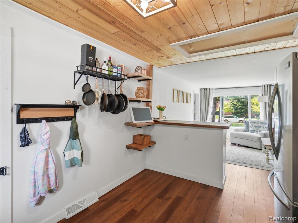 6520 N Hix Road, Westland, MI — Photo 11