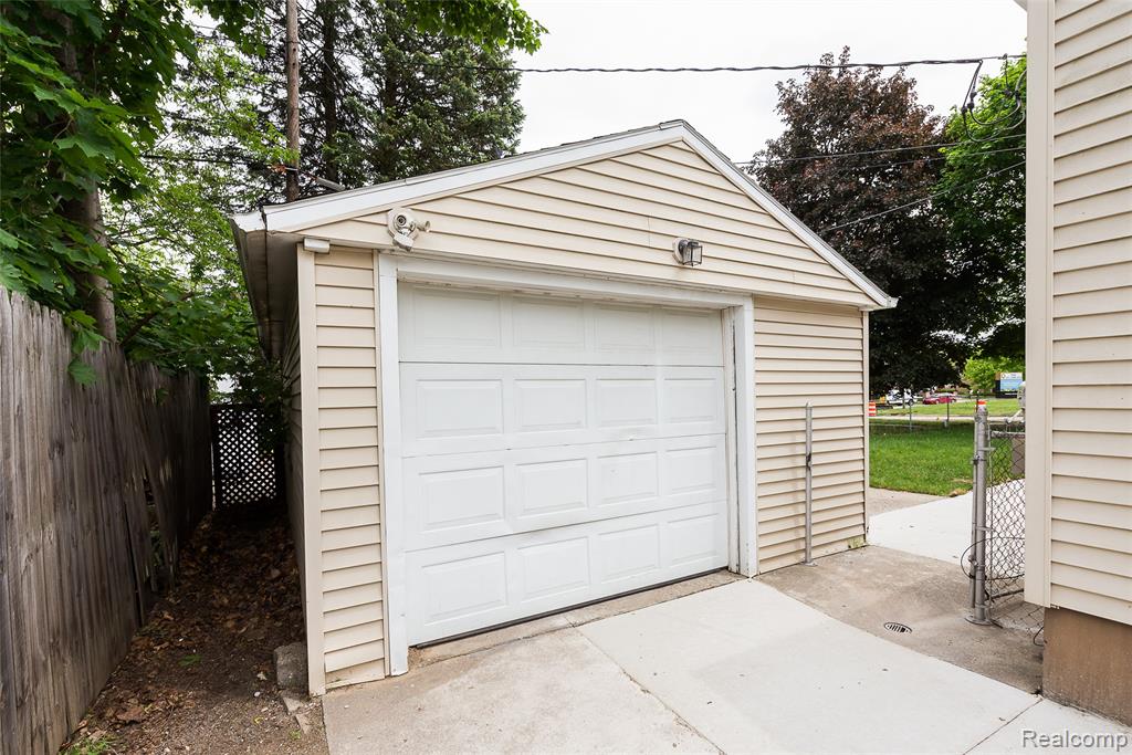 449 Burton Court, Ypsilanti, MI 48197 — Photo 13