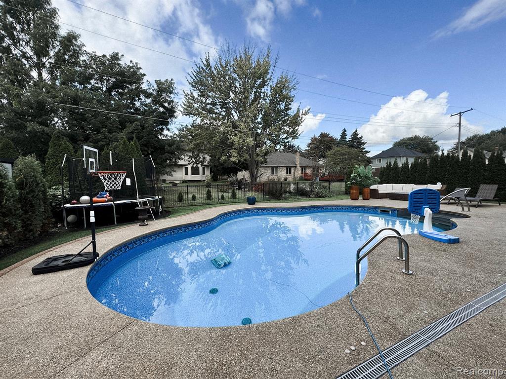 47221 Hidden Meadows Drive, Macomb, MI 48044 — Photo 26