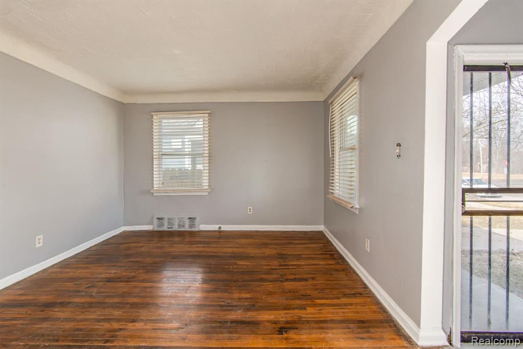9101 HEYDEN Street, Detroit, MI 48228 — Photo 4