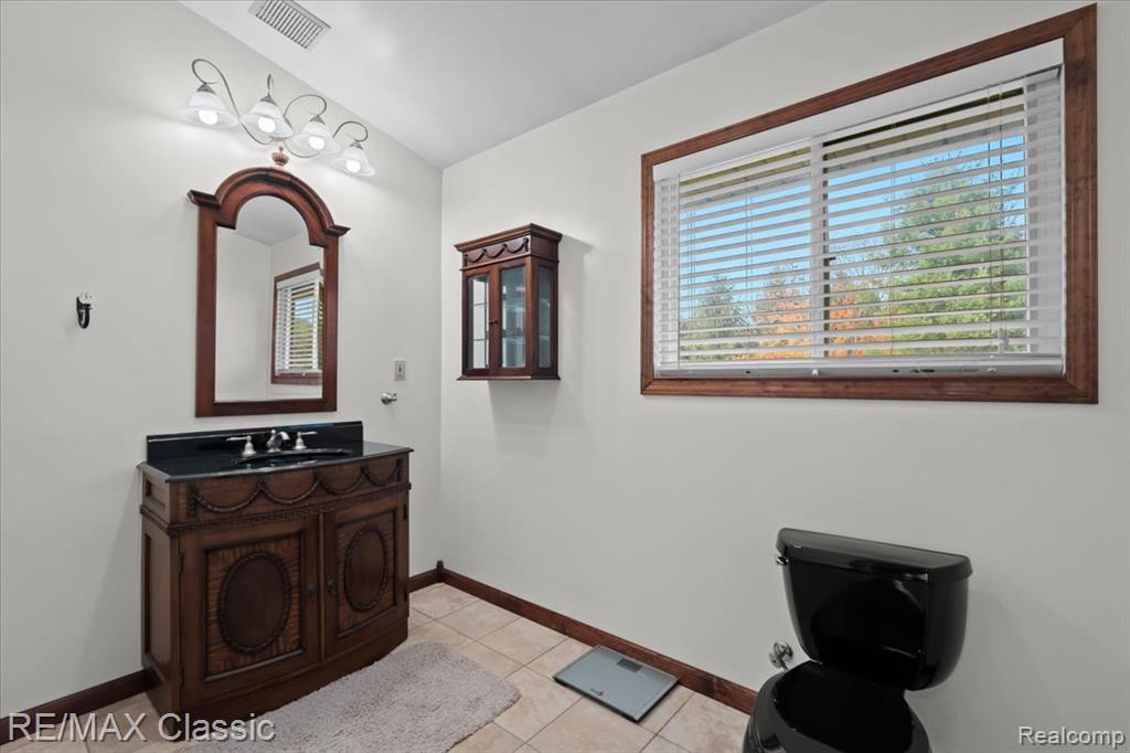 2345 E Commerce Road, Milford, MI 48381 — Photo 49