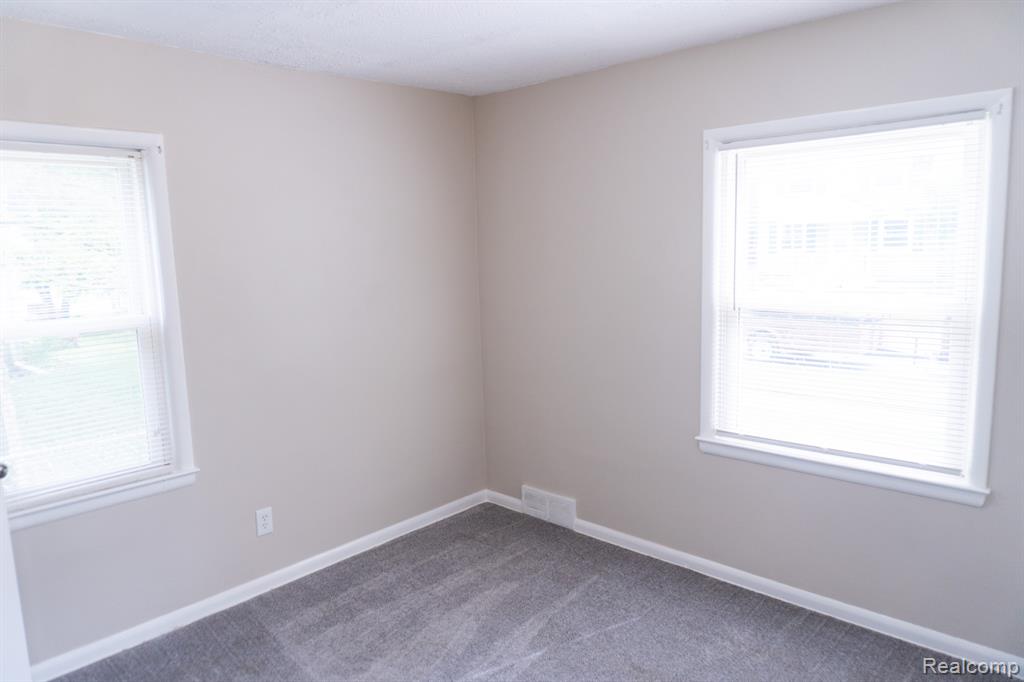 4410 Brunswick Avenue, Flint, MI 48507 — Photo 8