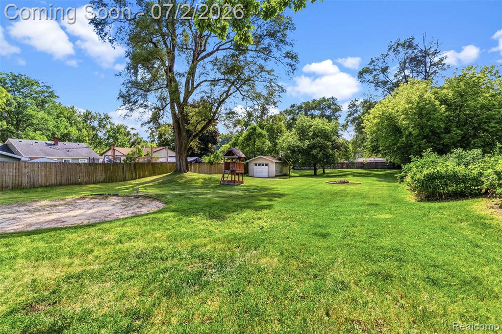 305 East Road, Holly, MI 48442 — Photo 30