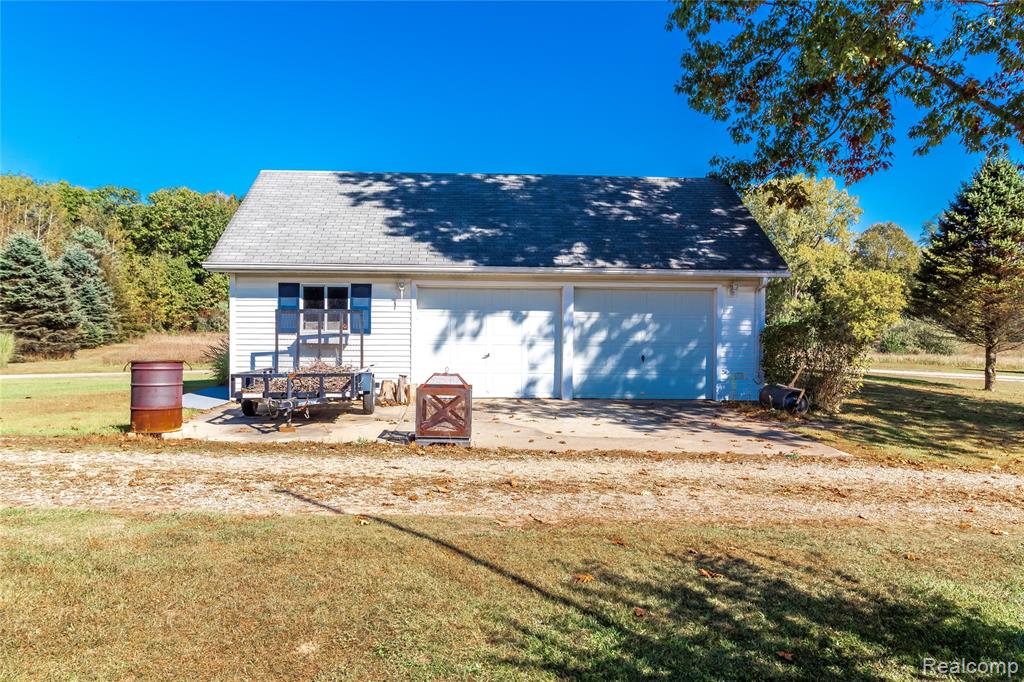 4705 LONSBERRY Road, Columbiaville, MI 48421 — Photo 36