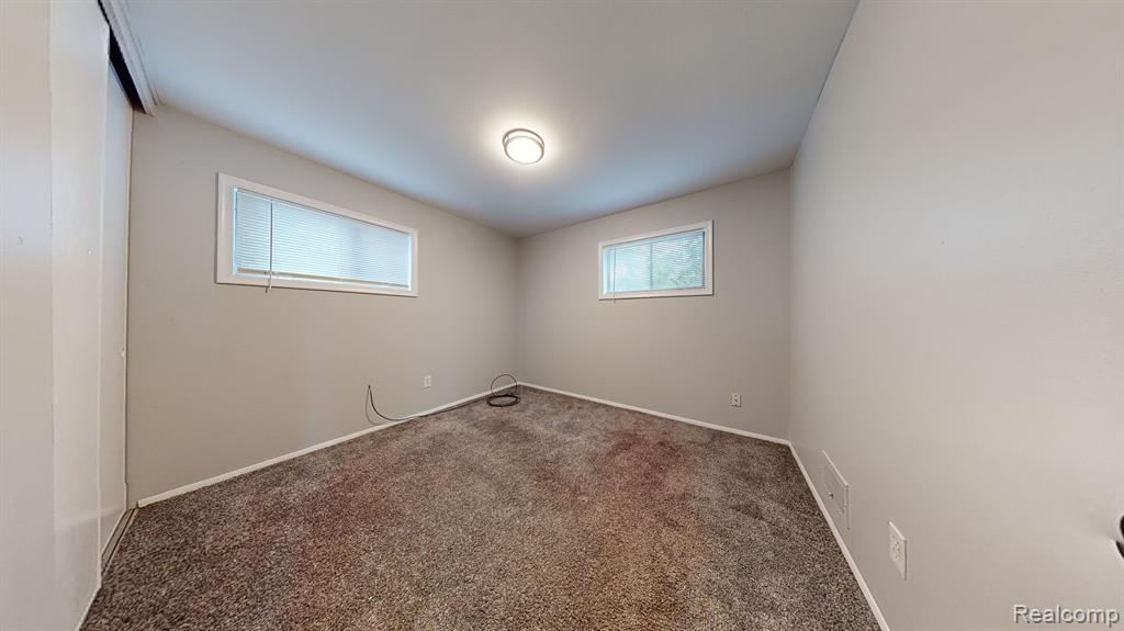 4679 MCKINLEY Street, Dearborn Heights, MI 48125 — Photo 13