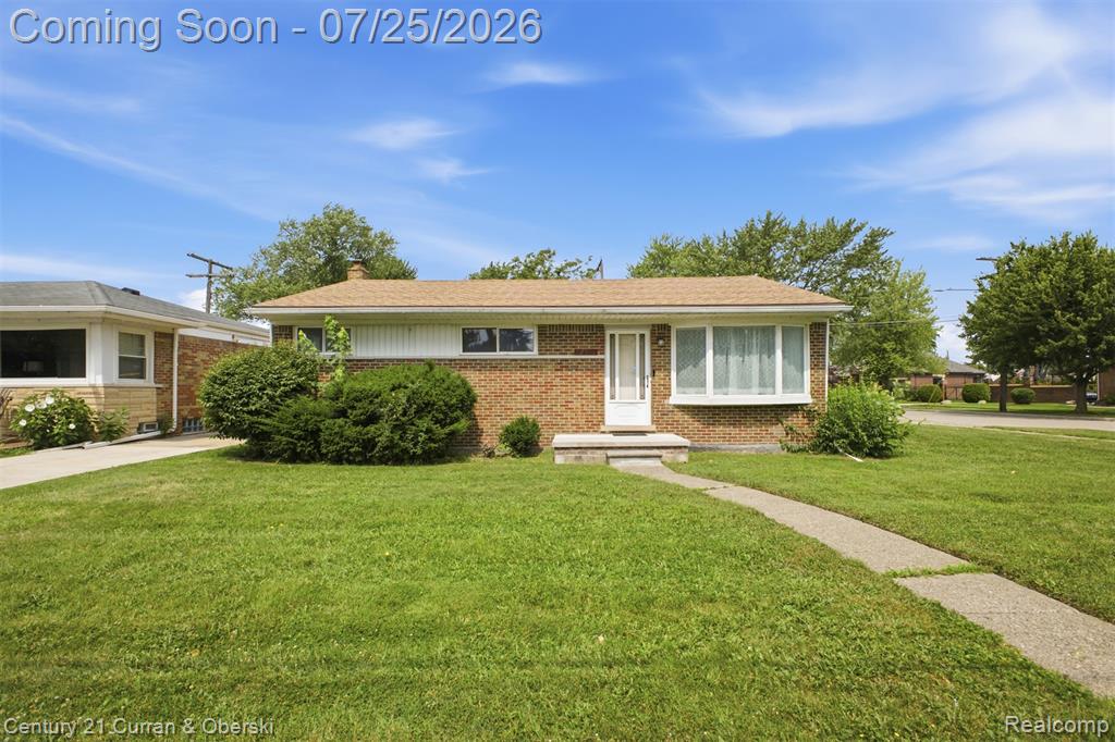 32819 Jefferson Avenue, Saint Clair Shores, MI 48082
