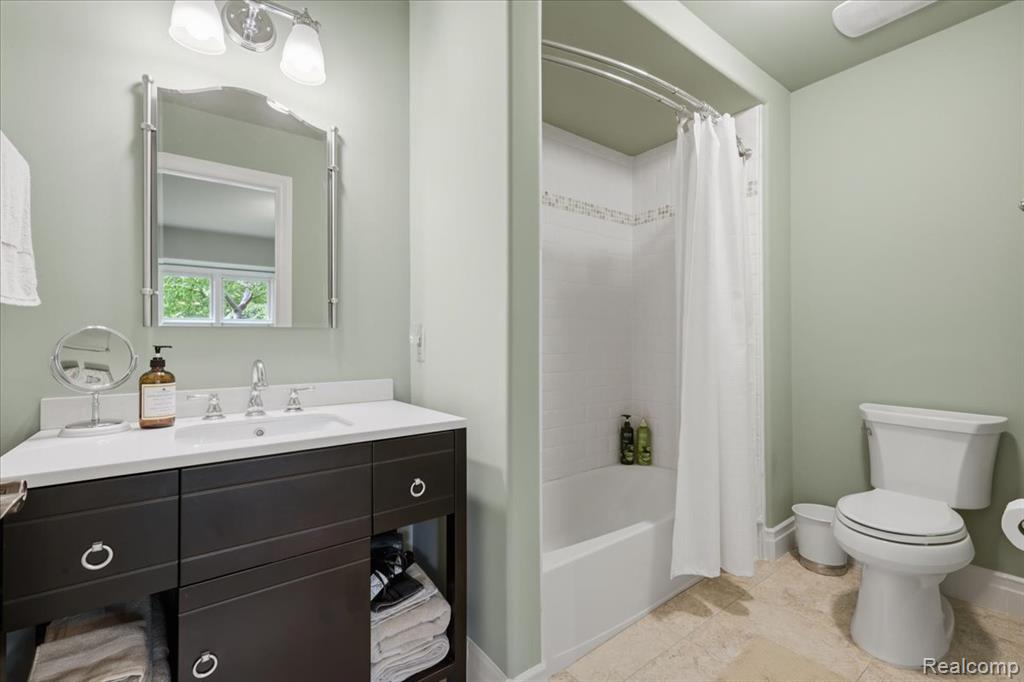 9095 S Saginaw Road, 8, Grand Blanc, MI 48439 — Photo 41
