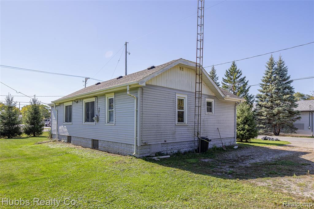 5305 Lapeer Road, Burton, MI 48509 — Photo 6