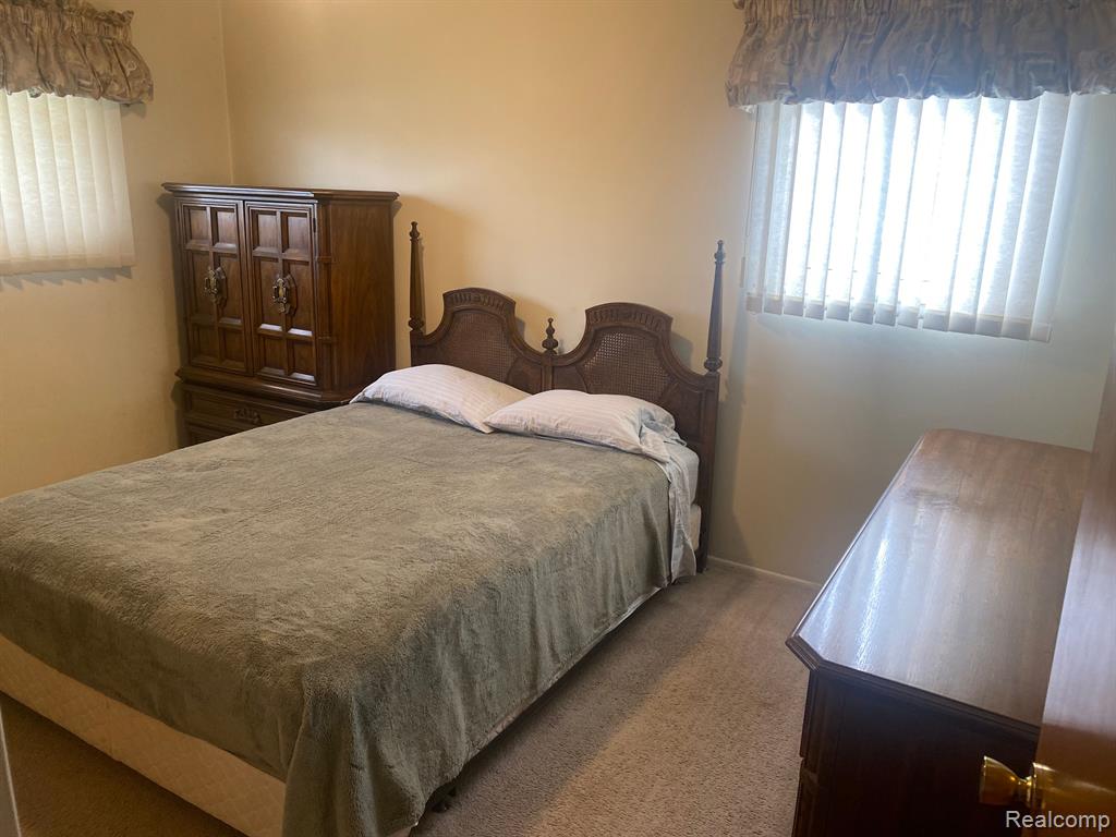 6840 CRESTWOOD Street, Dearborn Heights, MI 48127 — Photo 17