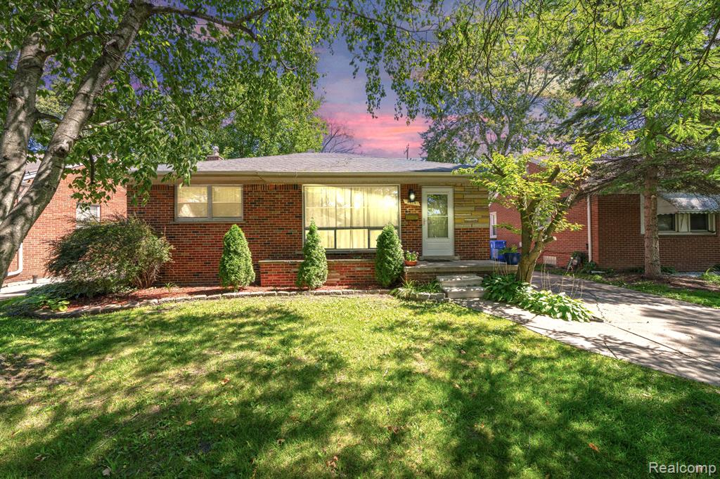 8614 GRAYFIELD Street, Dearborn Heights, MI 48127 — front exterior