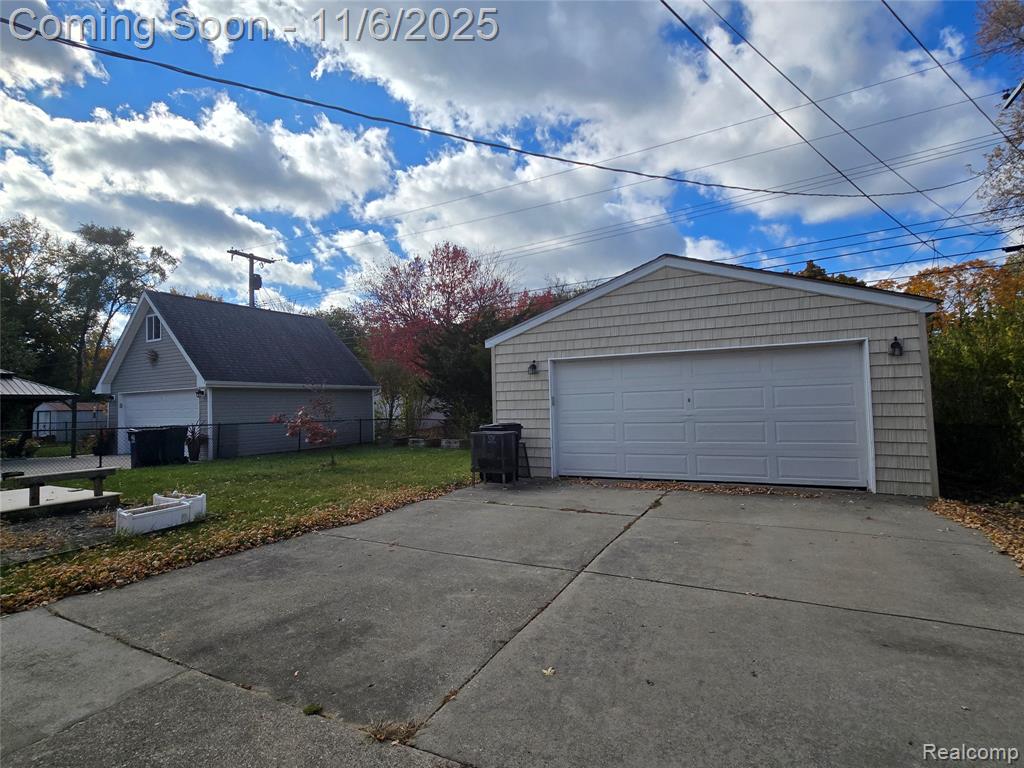 629 N Campbell Road, Royal Oak, MI 48067 — Photo 22