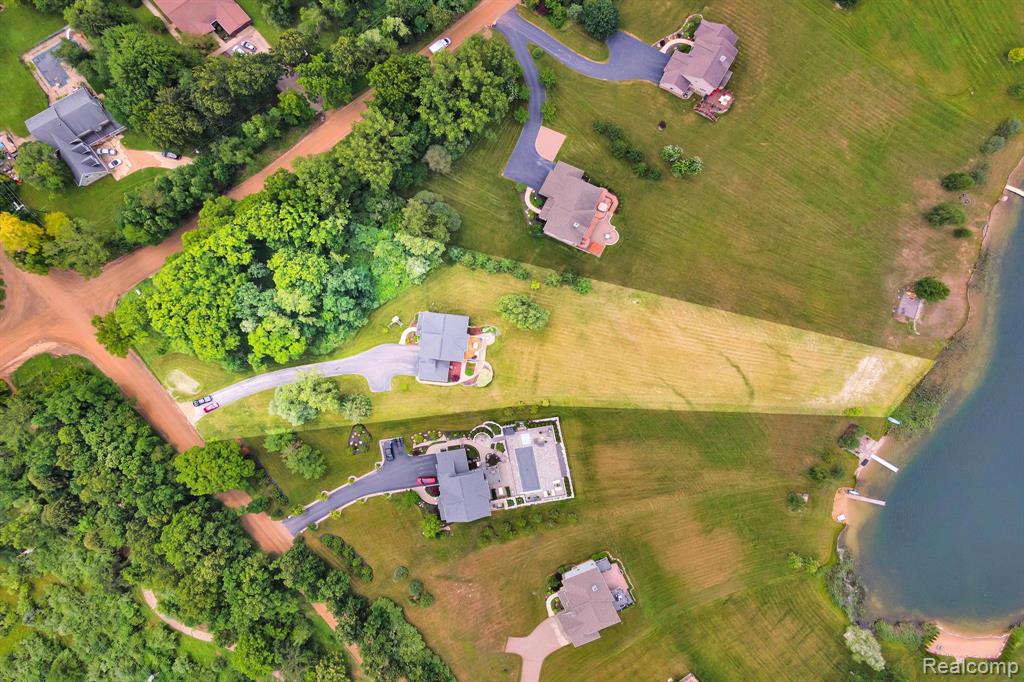 9857 Dartmouth Road, Clarkston, MI 48348 — Photo 65