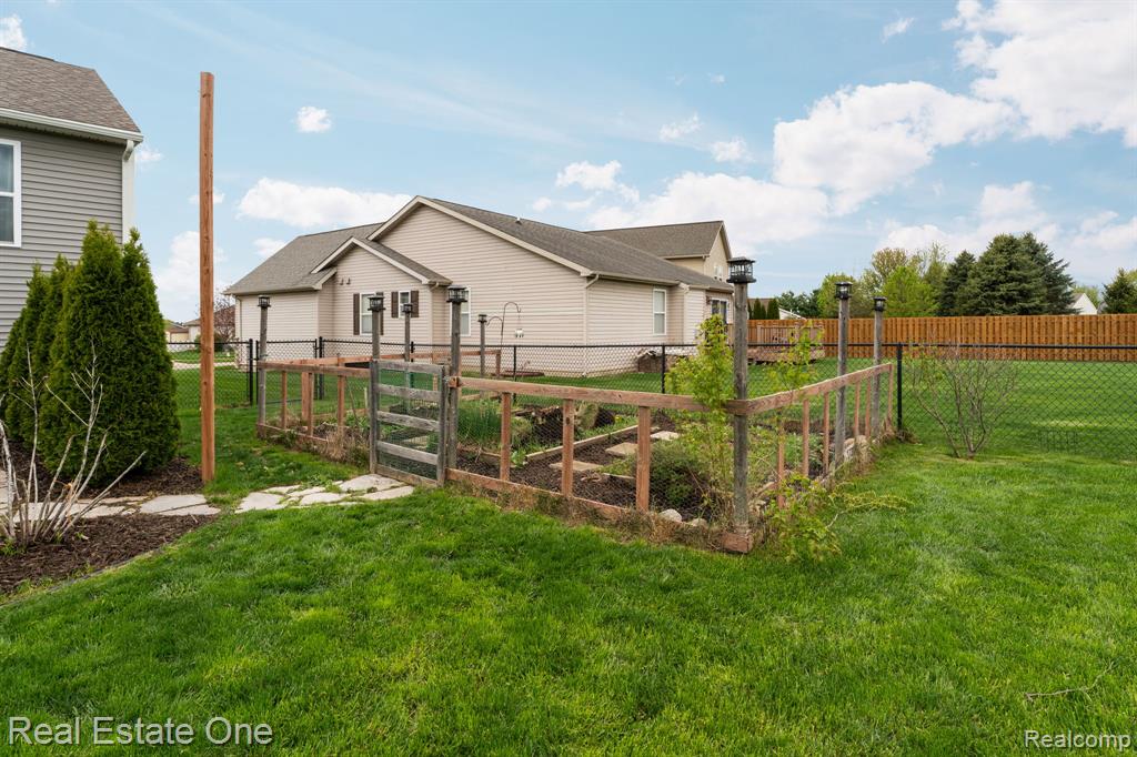3513 Amber Oaks Drive, Howell, MI 48855 — Photo 52