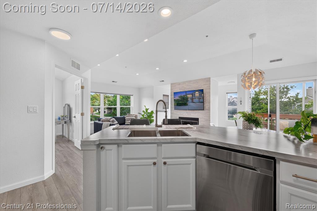 1737 Coburn Court, Ann Arbor, MI 48108 — Photo 18