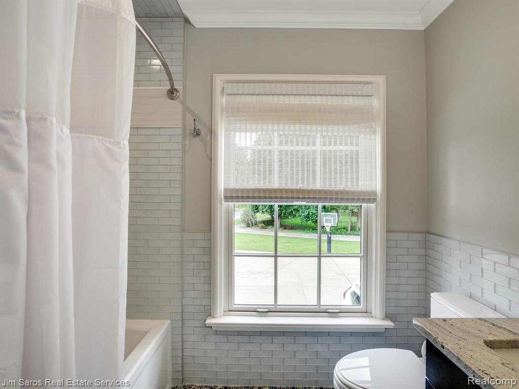 688 Balfour Street, Grosse Pointe Park, MI 48230 — Photo 28