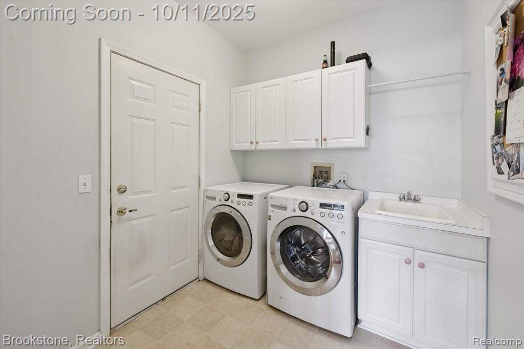 9079 Woodgrove Drive, Plymouth, MI 48170 — Photo 46